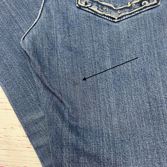 👖|•MISS ME•| Boyfriend Capri Jeans Size 29👖 - Picture 7 of 10